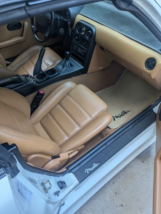 1993 Mazda NA MX-5 Miata - Image 9 of 10