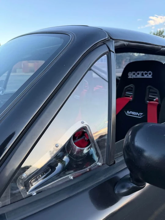 1993 Mazda NA MX-5 Miata - Image 19 of 20