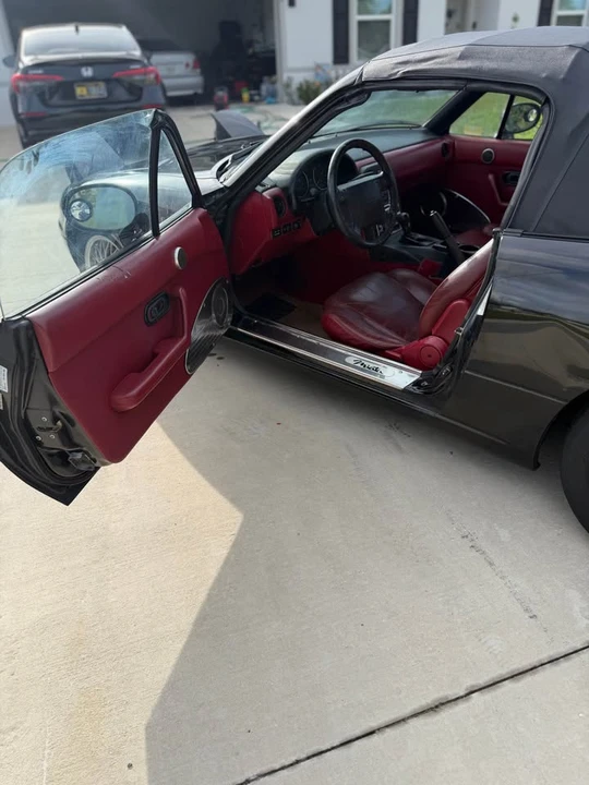 1993 Mazda NA MX-5 Miata - Image 9 of 16