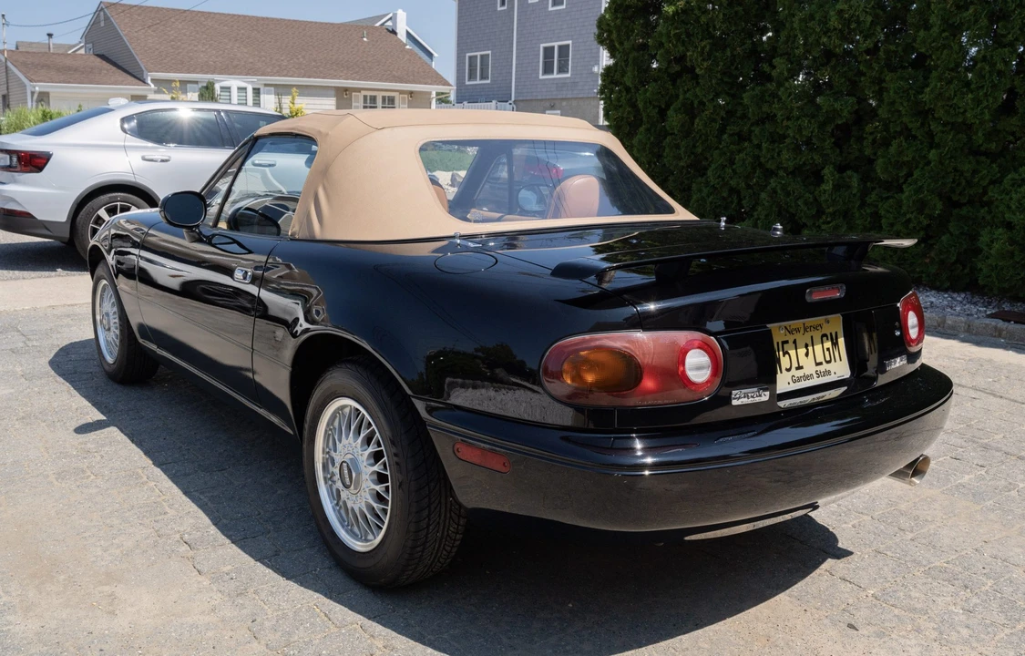 1993 Mazda NA MX-5 Miata - Image 9 of 31