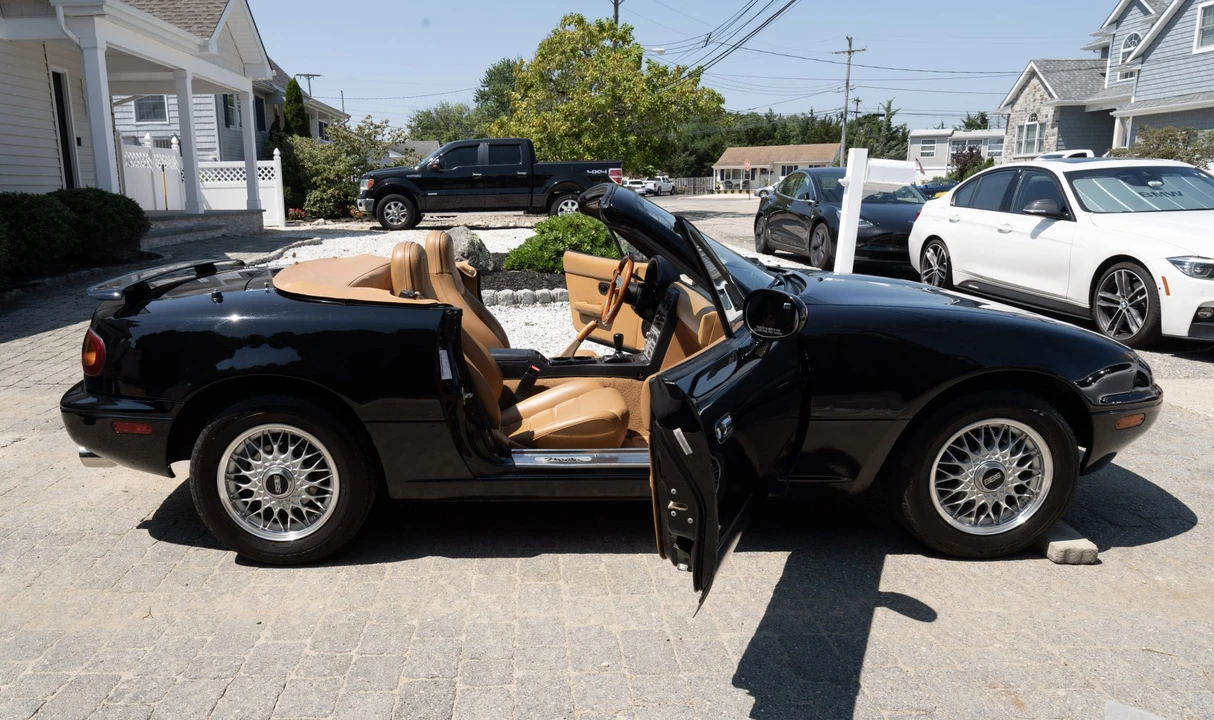 1993 Mazda NA MX-5 Miata - Image 10 of 31