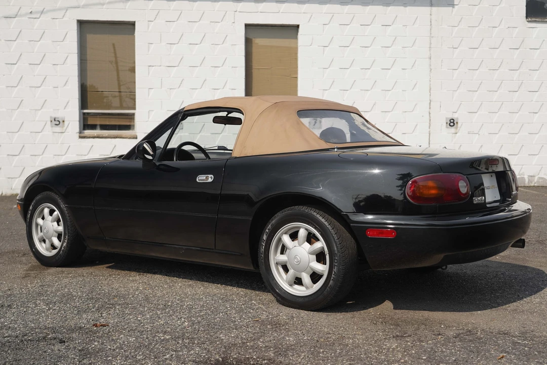 1993 Mazda NA MX-5 Miata - Image 16 of 31