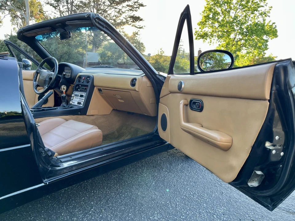 1993 Mazda NA MX-5 Miata - Image 26 of 31