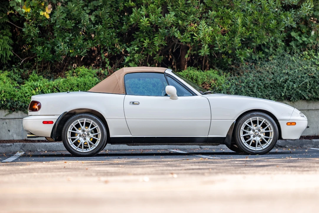 1993 Mazda NA MX-5 Miata - Image 16 of 31