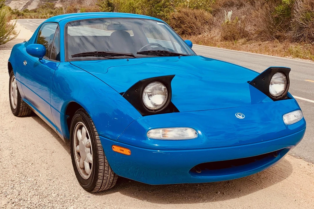 1993 Mazda NA MX-5 Miata - Image 2 of 25