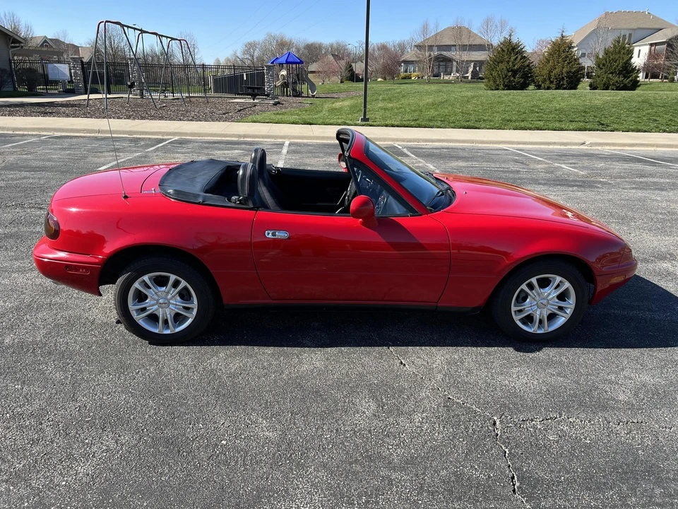 1993 Mazda NA MX-5 Miata - Image 11 of 31