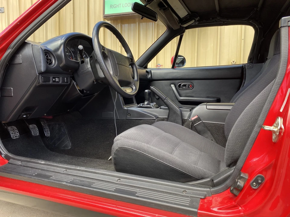 1993 Mazda NA MX-5 Miata - Image 21 of 31