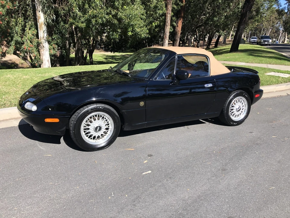 1993 Mazda NA MX-5 Miata - Image 2 of 31