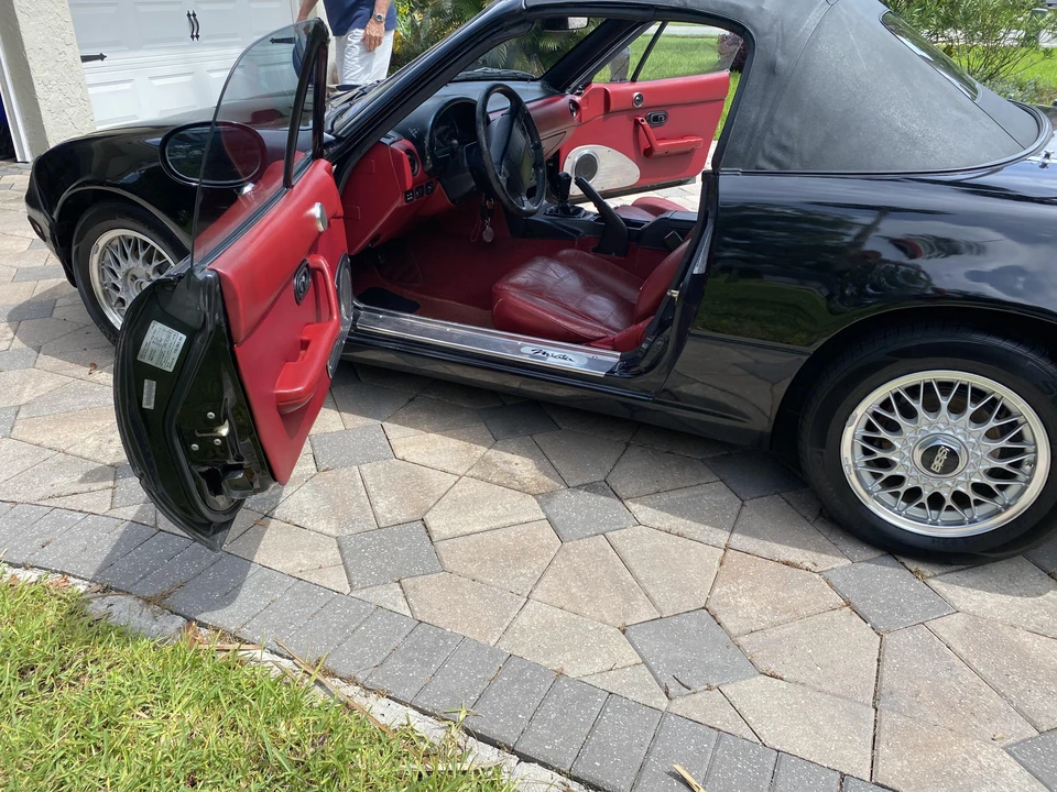 1993 Mazda NA MX-5 Miata - Image 9 of 31