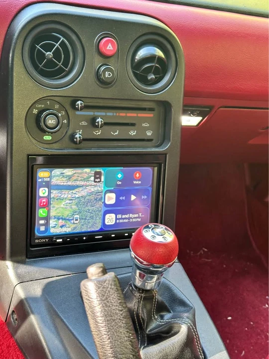 1993 Mazda NA MX-5 Miata - Image 9 of 10