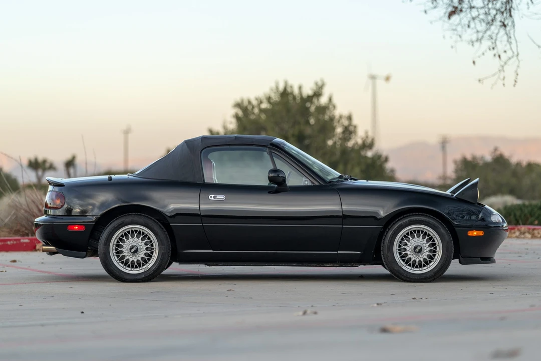 1993 Mazda NA MX-5 Miata - Image 11 of 31
