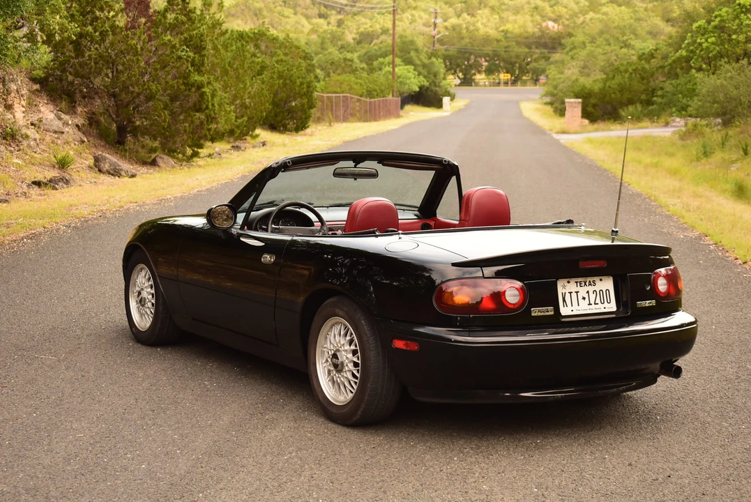 1993 Mazda NA MX-5 Miata - Image 16 of 31
