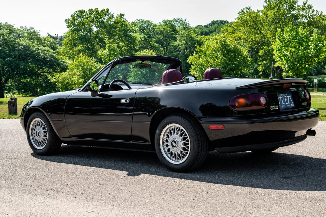1993 Mazda NA MX-5 Miata - Image 6 of 31
