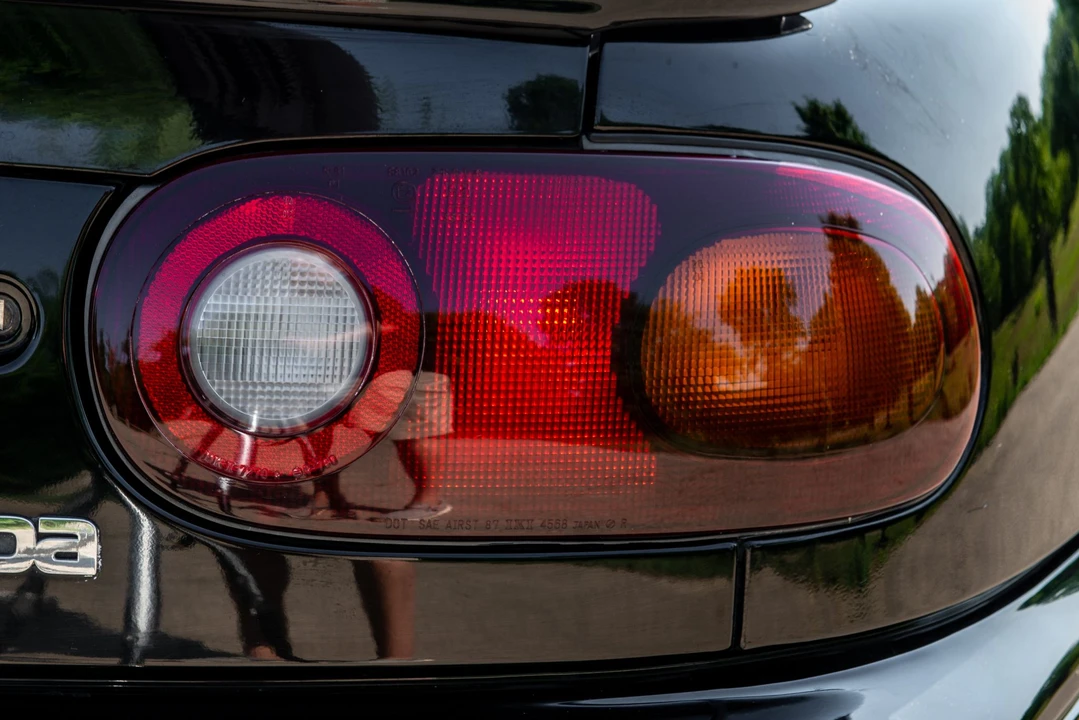 1993 Mazda NA MX-5 Miata - Image 29 of 31