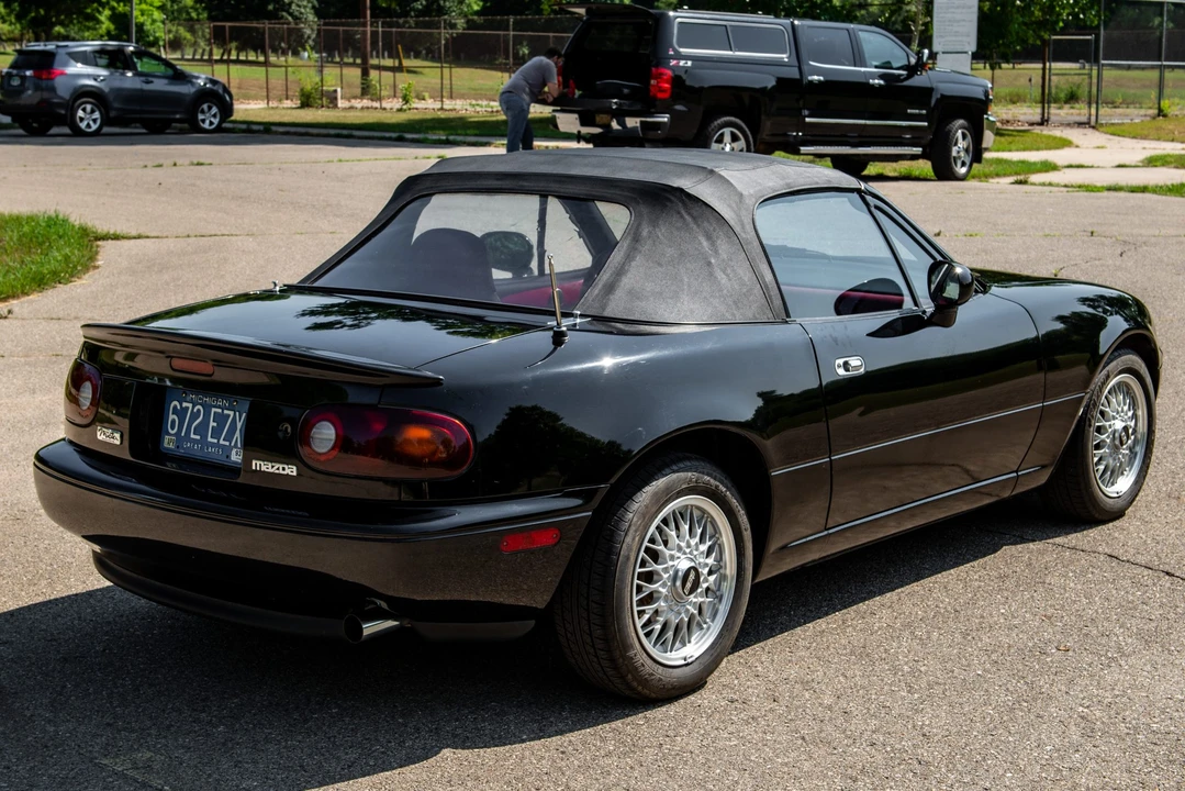 1993 Mazda NA MX-5 Miata - Image 11 of 31