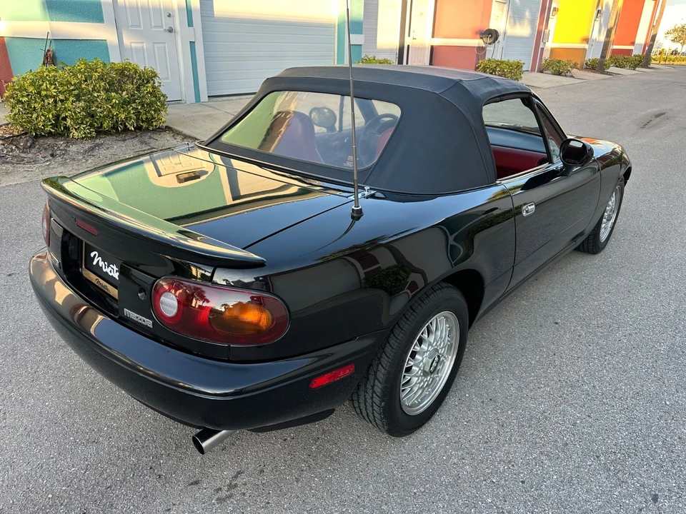1993 Mazda NA MX-5 Miata - Image 8 of 21