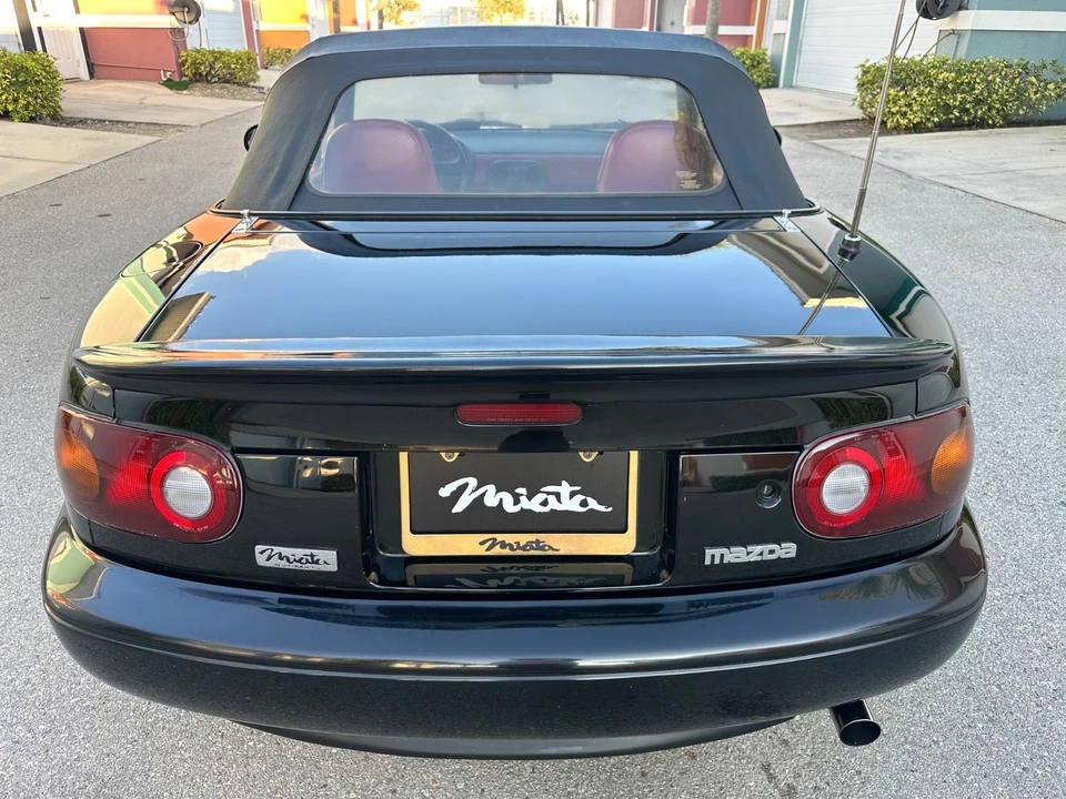 1993 Mazda NA MX-5 Miata - Image 11 of 21