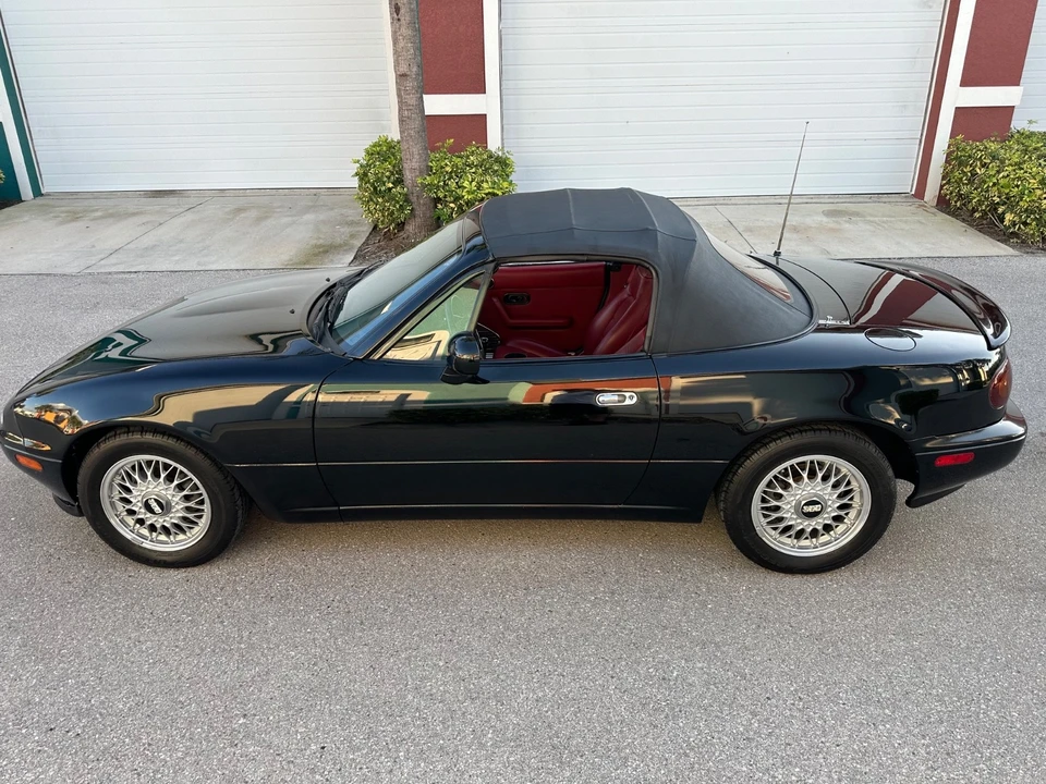 1993 Mazda NA MX-5 Miata - Image 16 of 21