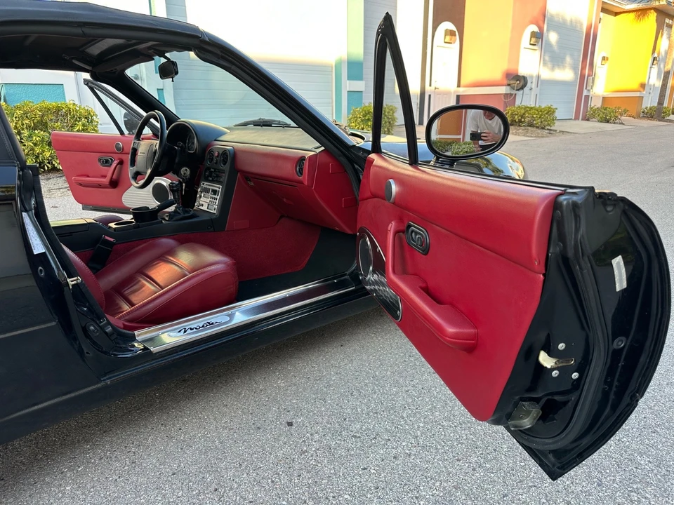 1993 Mazda NA MX-5 Miata - Image 18 of 21