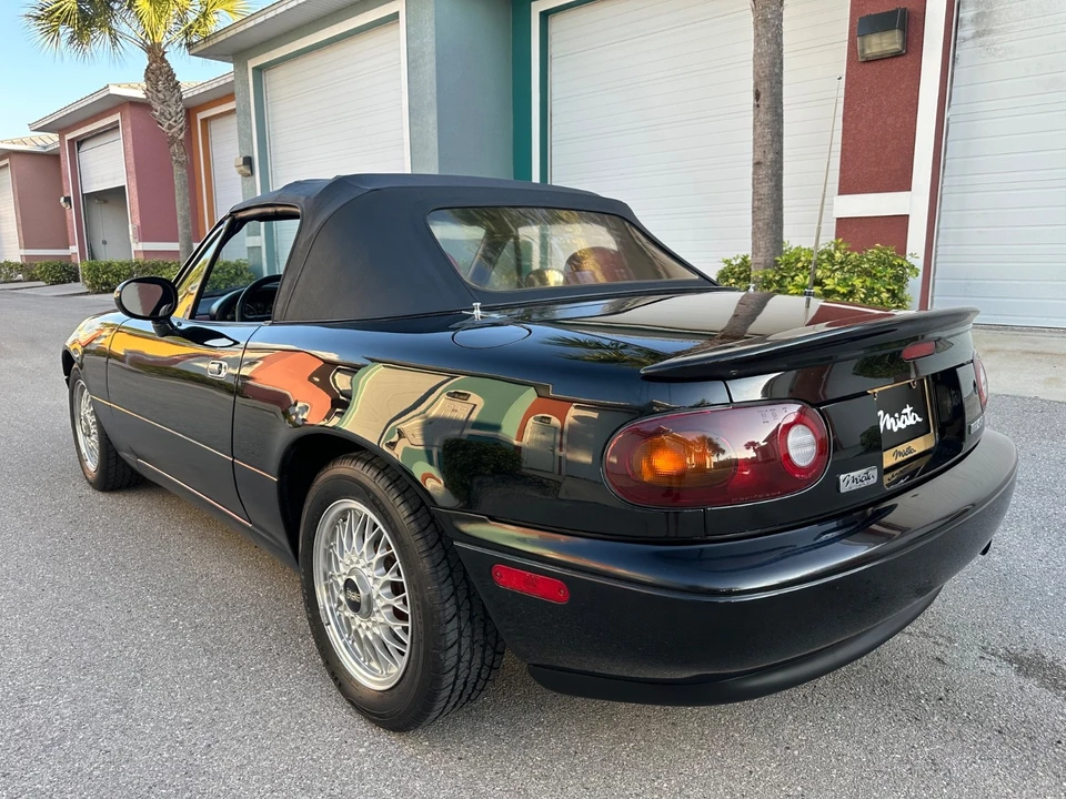 1993 Mazda NA MX-5 Miata - Image 15 of 21