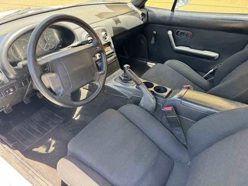 1993 Mazda NA MX-5 Miata - Image 13 of 20