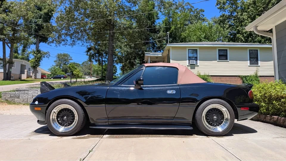 1993 Mazda NA MX-5 Miata - Image 11 of 12