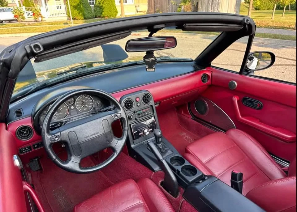 1993 Mazda NA MX-5 Miata - Image 9 of 12