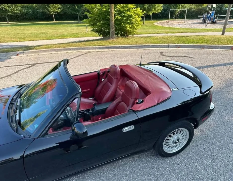 1993 Mazda NA MX-5 Miata - Image 8 of 12