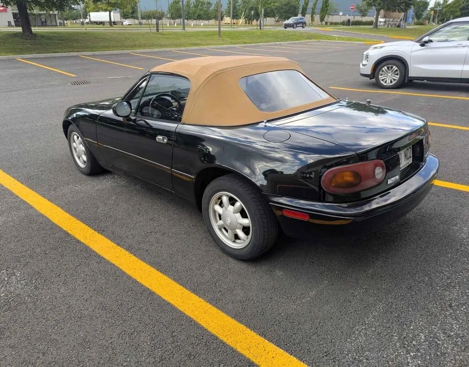 1993 Mazda NA MX-5 Miata - Image 5 of 10