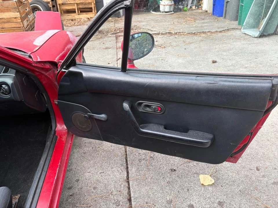1993 Mazda NA MX-5 Miata - Image 14 of 15