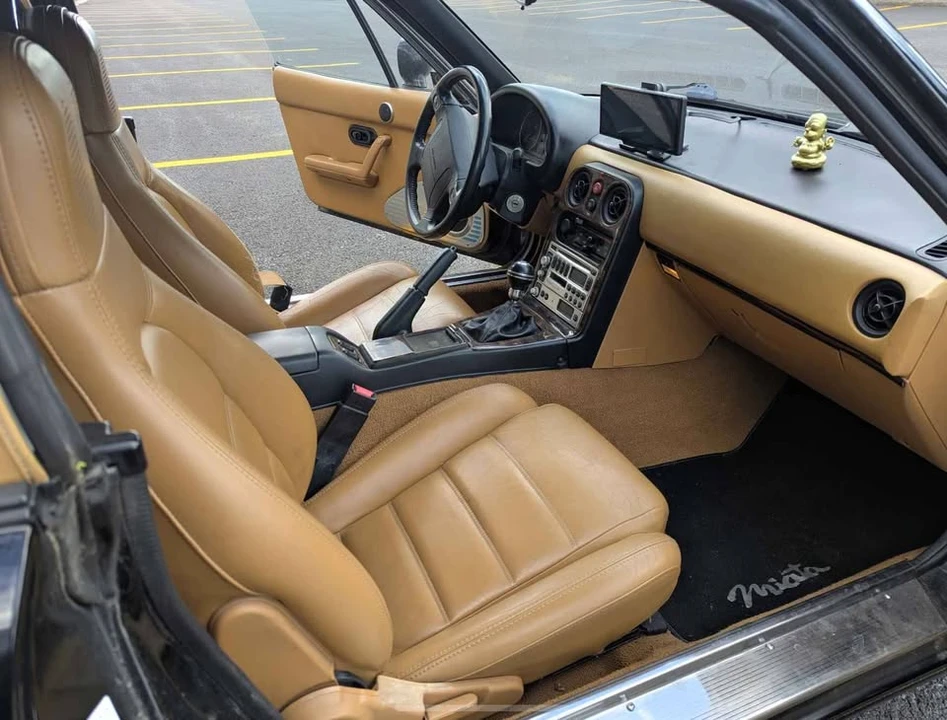 1993 Mazda NA MX-5 Miata - Image 6 of 10