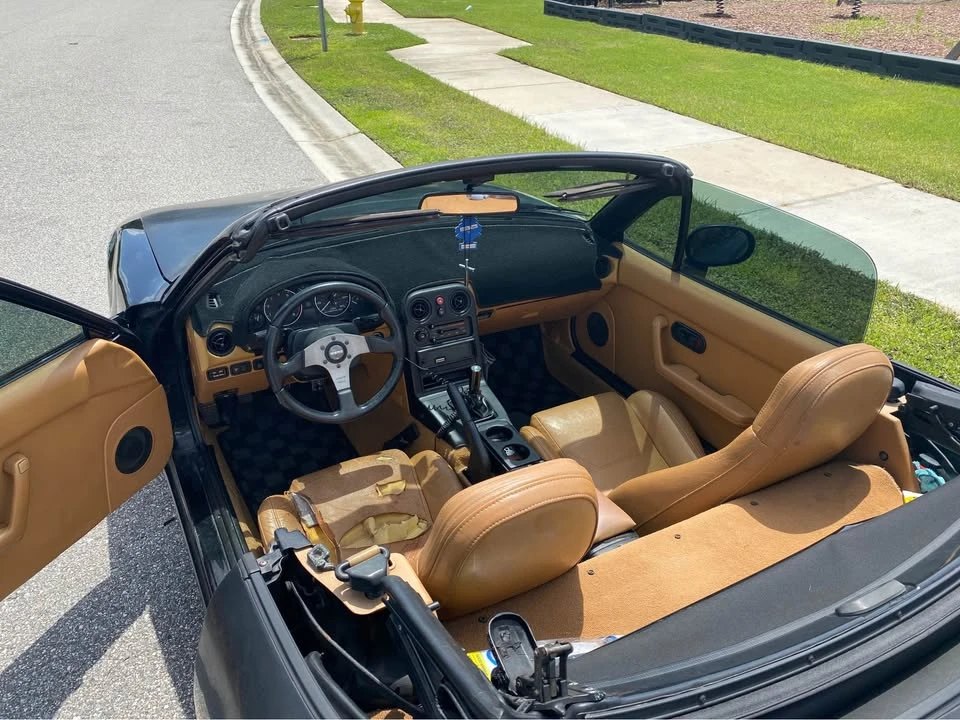 1993 Mazda NA MX-5 Miata - Image 9 of 11