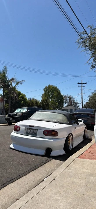 1993 Mazda NA MX-5 Miata - Image 4 of 10