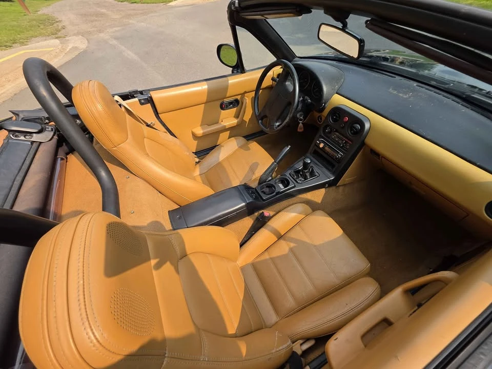 1993 Mazda NA MX-5 Miata - Image 14 of 20