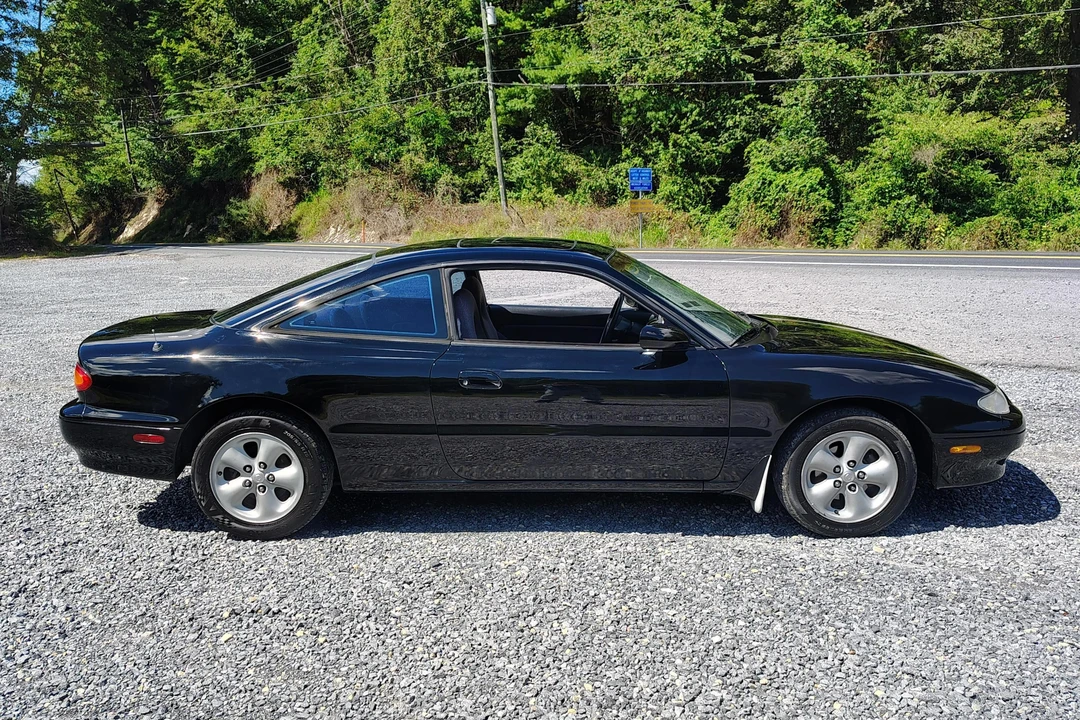 1993 Mazda MX-6 2nd Gen - Image 3 of 31