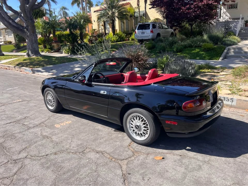 1993 Mazda NA MX-5 Miata - Image 6 of 10