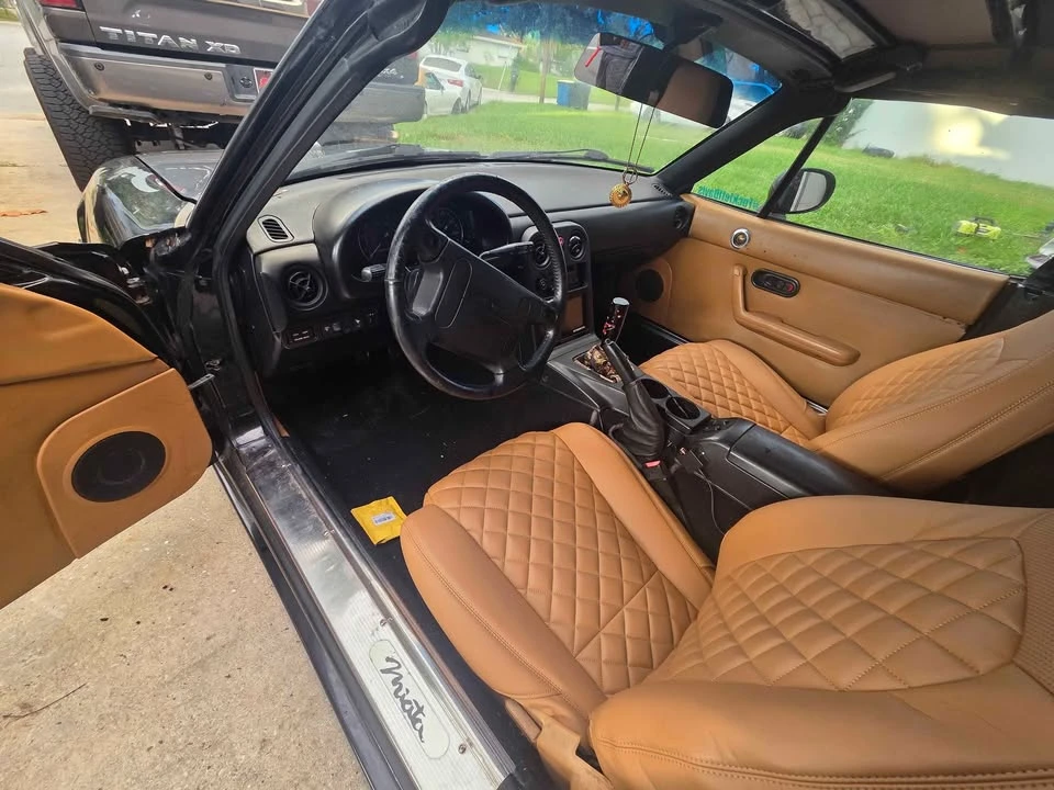 1993 Mazda NA MX-5 Miata - Image 9 of 10