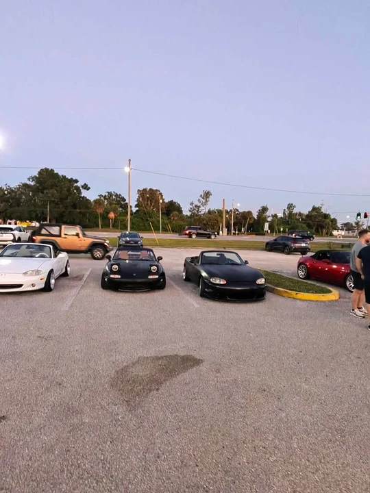 1993 Mazda NA MX-5 Miata - Image 2 of 10