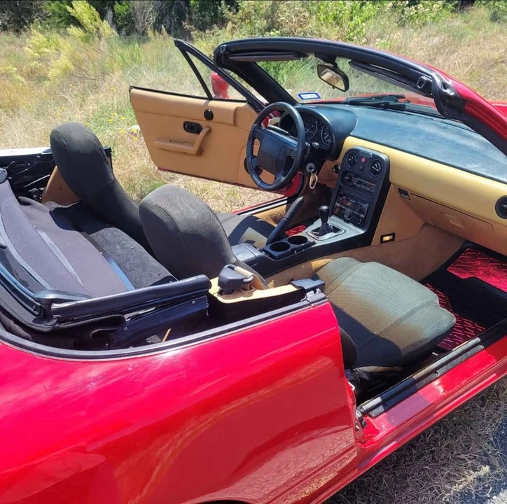 1993 Mazda NA MX-5 Miata - Image 6 of 10