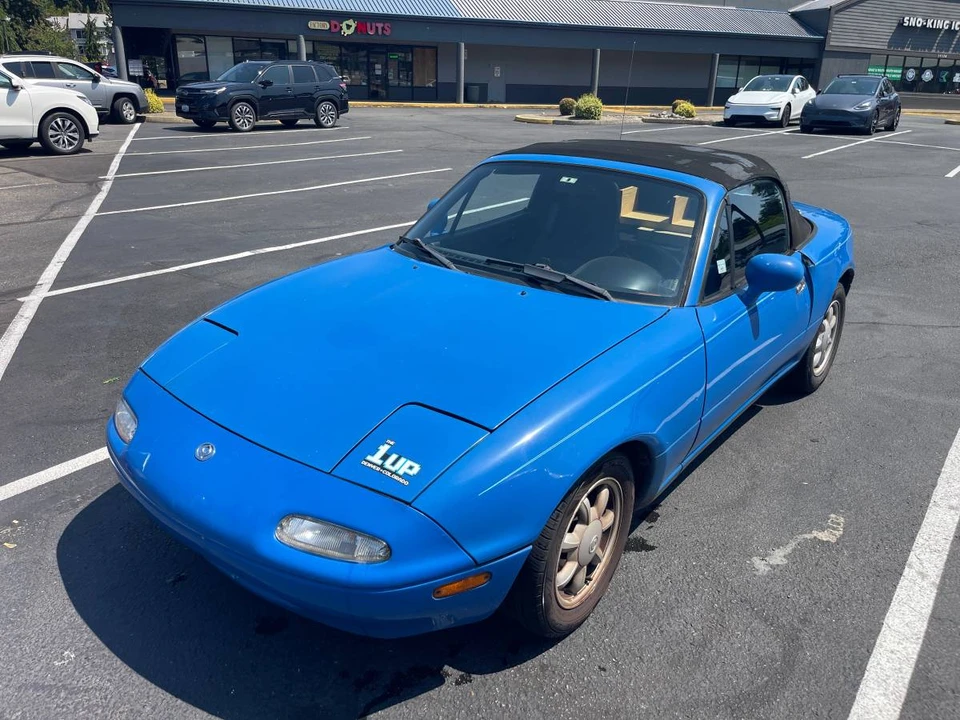 1993 Mazda NA MX-5 Miata - Image 6 of 12