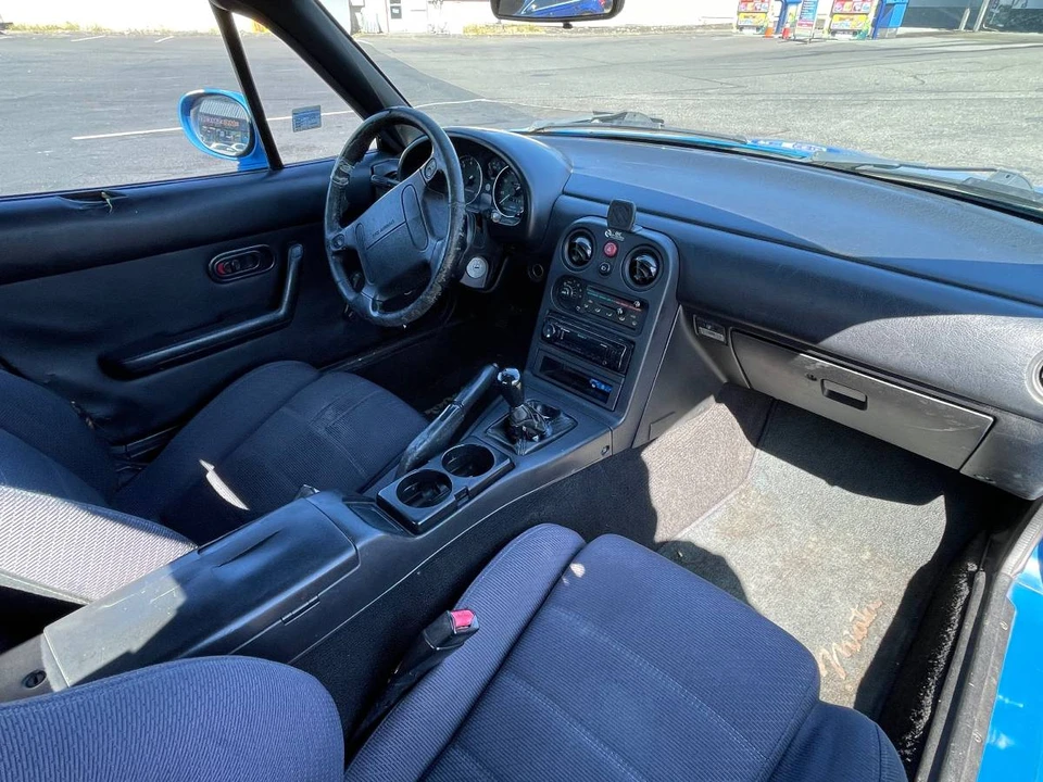 1993 Mazda NA MX-5 Miata - Image 11 of 12