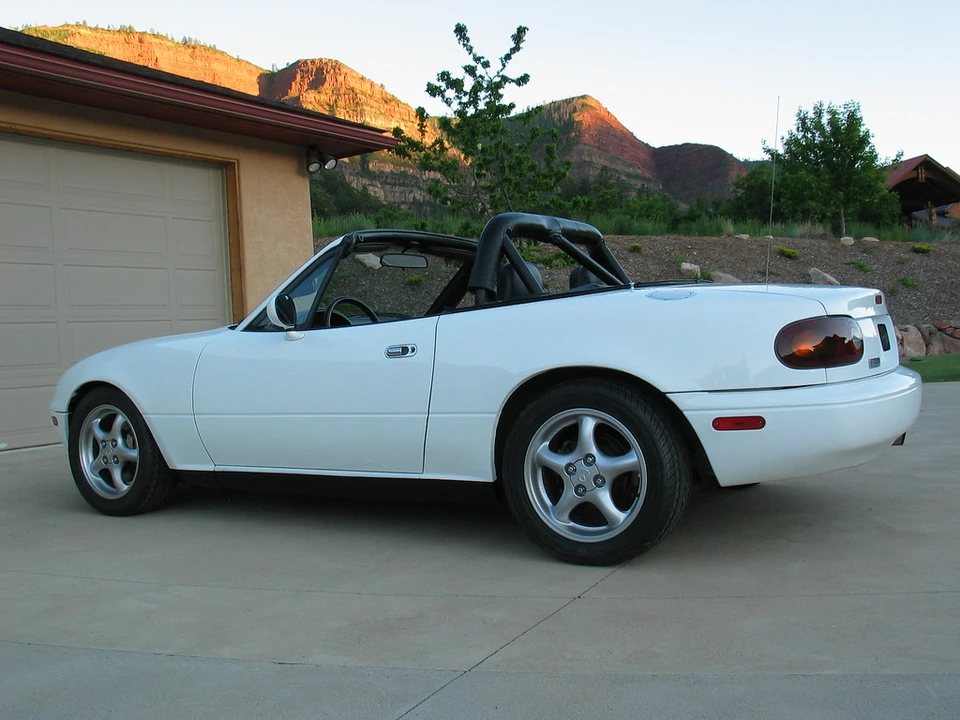 1993 Mazda NA MX-5 Miata - Image 6 of 31