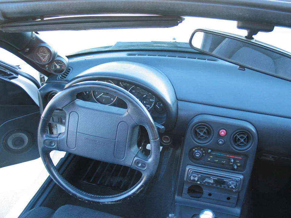 1993 Mazda NA MX-5 Miata - Image 28 of 31
