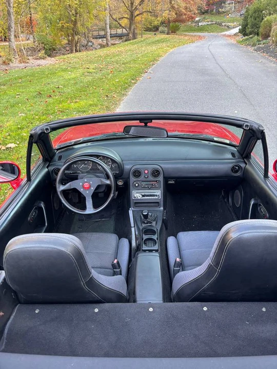 1993 Mazda NA MX-5 Miata - Image 11 of 12