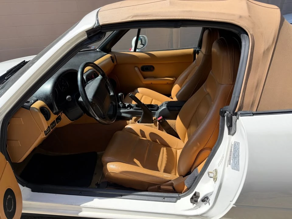 1993 Mazda NA MX-5 Miata - Image 5 of 9