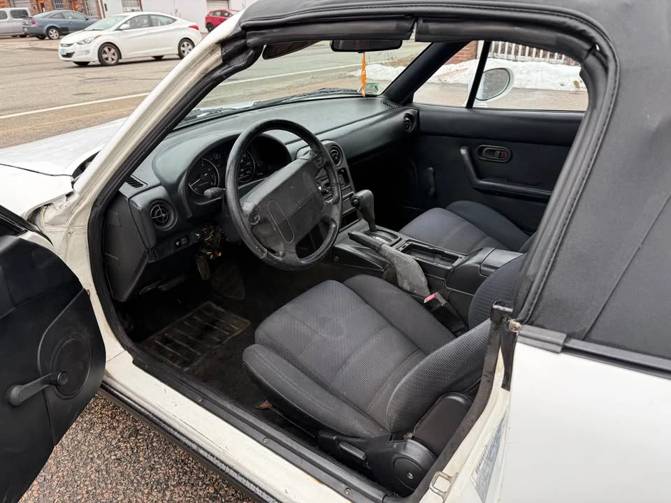 1993 Mazda NA MX-5 Miata - Image 11 of 13