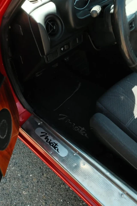 1993 Mazda NA MX-5 Miata - Image 8 of 9