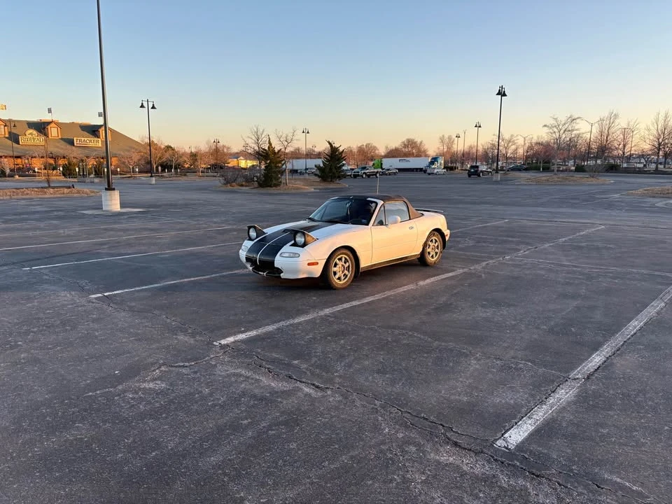 1993 Mazda NA MX-5 Miata - Image 2 of 13