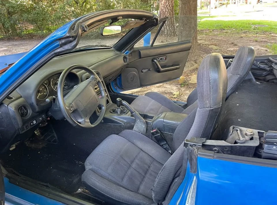 1993 Mazda NA MX-5 Miata - Image 6 of 10