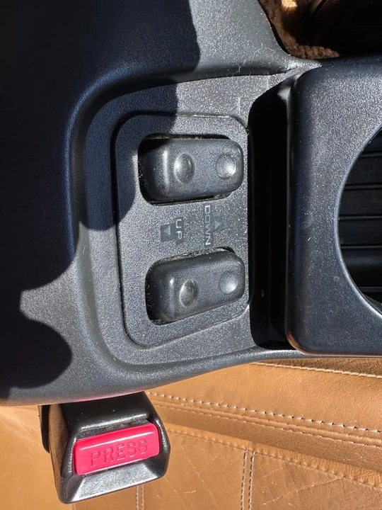 1993 Mazda NA MX-5 Miata - Image 13 of 15